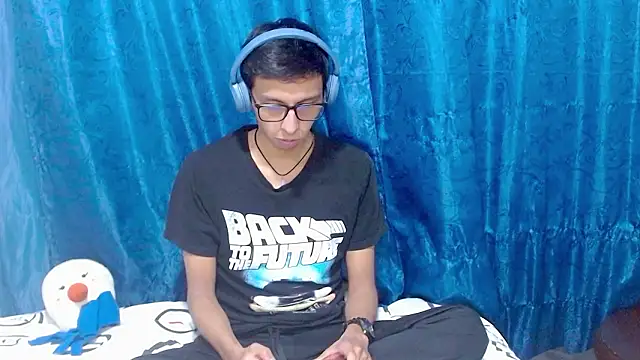 Snapshot of DavTwink3100 chatting on 01-17-26, 02:05 DavTwink3100 online show from 01-17-26, 02:05