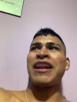 Snapshot of Emiliano_Reyes chatting on 01-12-26, 03:34 Emiliano Reyes online show from 01-12-26, 03:34