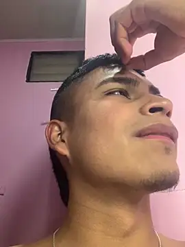 Emiliano Reyes online show from 05-09-26, 02:06