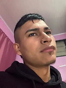 Emiliano Reyes online show from 05-12-26, 12:41