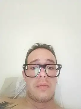 Snapshot of SlattedEndive chatting on 03-05-26, 07:04 SlattedEndive online show from 03-05-26, 07:04