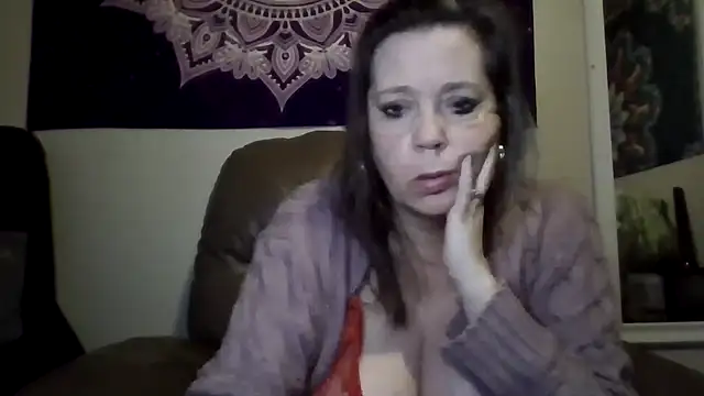 Snapshot of curvymaturemaryjane chatting on 01-05-26, 05:49 curvymaturemaryjane online show from 01-05-26, 05:49