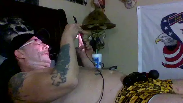 Snapshot of bigdaddyrooster chatting on 02-05-26, 05:23 bigdaddyrooster online show from 02-05-26, 05:23