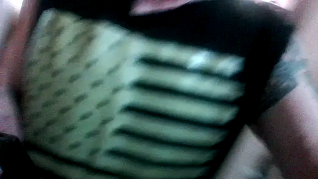 Snapshot of bigdaddyrooster chatting on 03-10-26, 01:54 bigdaddyrooster online show from 03-10-26, 01:54