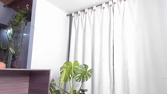 Snapshot of valeriahornier chatting on 05-07-26, 11:43 valeriahornier online show from 05-07-26, 11:43