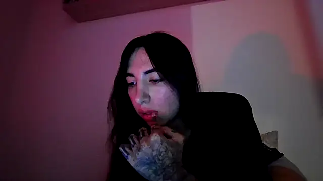 Snapshot of valeriahornier chatting on 05-22-26, 01:35 valeriahornier online show from 05-22-26, 01:35
