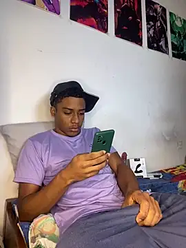 Snapshot of liam_Brooks9 chatting on 01-06-26, 02:10 liam Brooks9 online show from 01-06-26, 02:10