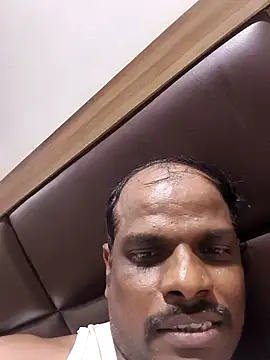 Snapshot of RNlov chatting on 11-06-25, 03:24 RNlov online show from 11-06-25, 03:24