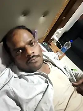 Snapshot of RNlov chatting on 11-10-25, 04:17 RNlov online show from 11-10-25, 04:17