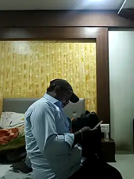 Snapshot of RNlov chatting on 11-13-25, 10:03 RNlov online show from 11-13-25, 10:03