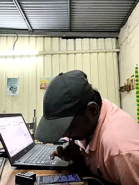 Snapshot of RNlov chatting on 11-18-25, 01:04 RNlov online show from 11-18-25, 01:04