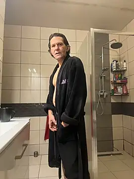 Snapshot of kon77777 chatting on 11-16-25, 05:13 kon77777 online show from 11-16-25, 05:13