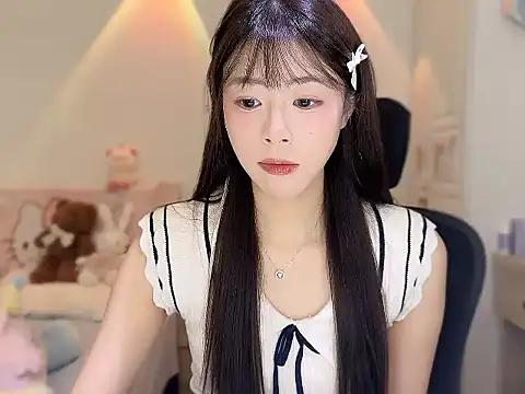 Onecutelittle online show from 10-25-25, 04:53