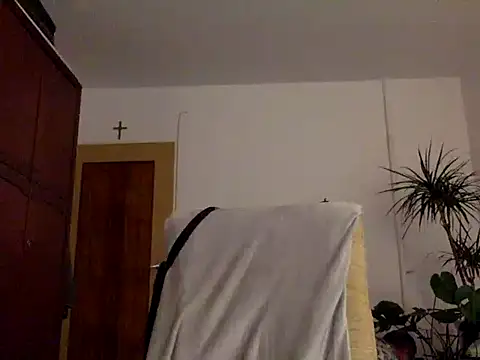 Snapshot of Filip_76 chatting on 10-18-25, 05:25 Filip 76 online show from 10-18-25, 05:25