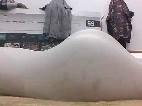 Snapshot of BlueishMove44 chatting on 10-28-25, 07:16 BlueishMove44 online show from 10-28-25, 07:16