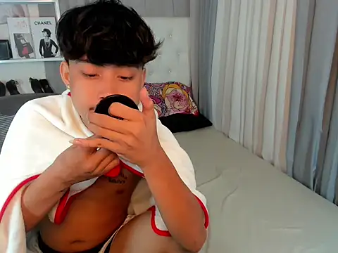 Snapshot of hardcocktwink chatting on 01-05-26, 05:27 hardcocktwink online show from 01-05-26, 05:27