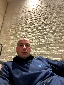 Rotteei1 online show from 01-07-26, 04:48