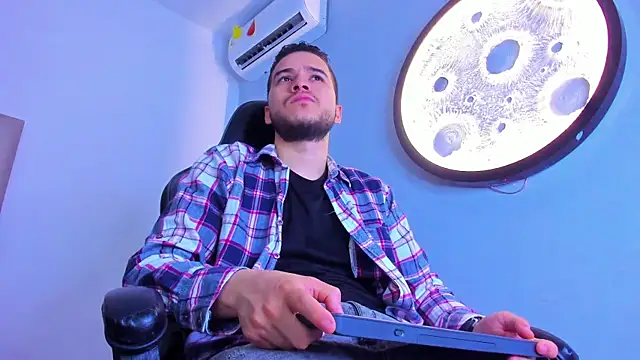 mike 257 online show from 04-28-26, 11:37