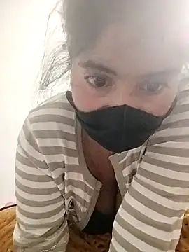 Snapshot of Hot_Angle chatting on 11-24-25, 12:21 Hot Angle online show from 11-24-25, 12:21