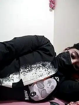 Snapshot of Hot_Angle chatting on 11-26-25, 04:19 Hot Angle online show from 11-26-25, 04:19