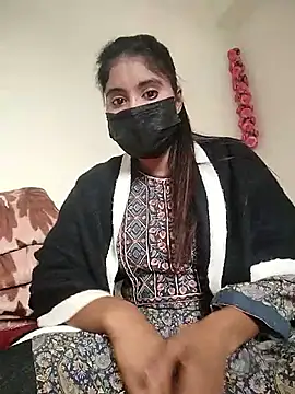 Snapshot of Hot_Angle chatting on 12-02-25, 05:35 Hot Angle online show from 12-02-25, 05:35