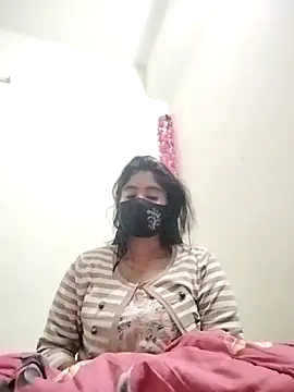 Snapshot of Hot_Angle chatting on 12-15-25, 09:19 Hot Angle online show from 12-15-25, 09:19