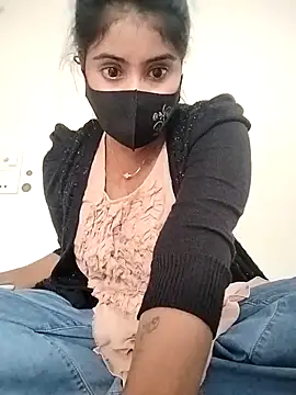 Snapshot of Hot_Angle chatting on 12-22-25, 10:34 Hot Angle online show from 12-22-25, 10:34