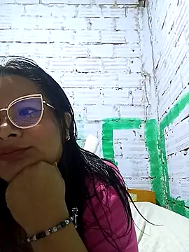 Snapshot of celeste122595 chatting on 05-14-26, 02:40 celeste122595 online show from 05-14-26, 02:40