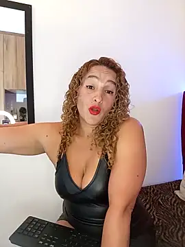 Snapshot of MilfTammyJones69 chatting on 10-21-25, 07:36 MilfTammyJones69 online show from 10-21-25, 07:36