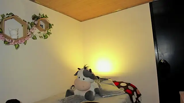 Snapshot of miku_st chatting on 01-08-26, 02:36 miku st online show from 01-08-26, 02:36