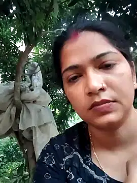 Snapshot of Dhana1 chatting on 10-19-25, 12:55 Dhana1 online show from 10-19-25, 12:55