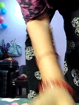 Snapshot of Dhana1 chatting on 11-18-25, 07:02 Dhana1 online show from 11-18-25, 07:02