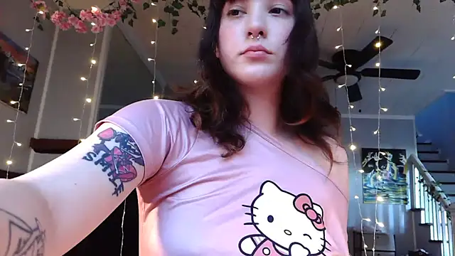 Trickylucy555 online show from 05-30-26, 11:46
