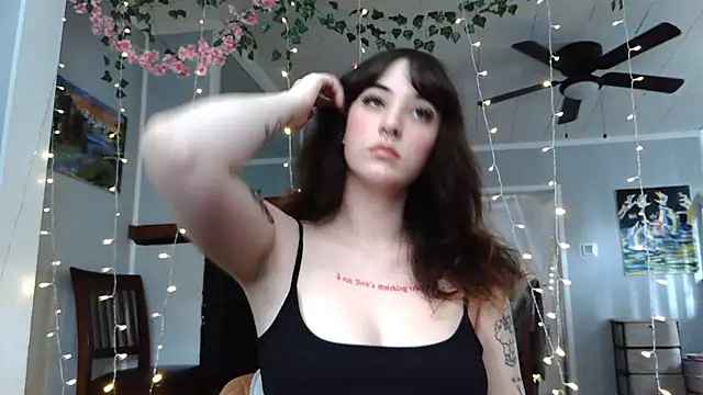 Trickylucy555 online show from 07-06-26, 07:49