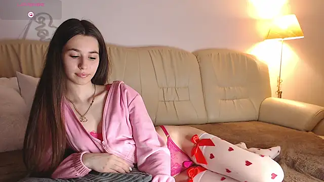 Bella Rosee4u online show from 06-16-26, 08:00