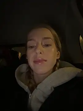 Snapshot of kira_mia chatting on 12-01-25, 03:28 kira mia online show from 12-01-25, 03:28