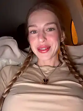 kira mia online show from 01-16-26, 04:22