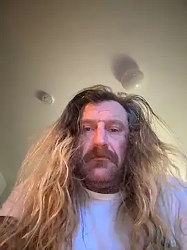 Snapshot of FitChief65 chatting on 11-01-25, 09:44 FitChief65 online show from 11-01-25, 09:44