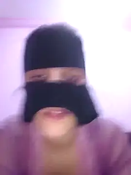 Snapshot of SandyAmr chatting on 11-11-25, 01:44 SandyAmr online show from 11-11-25, 01:44