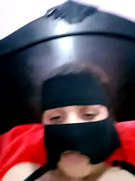 Snapshot of SandyAmr chatting on 11-18-25, 02:43 SandyAmr online show from 11-18-25, 02:43