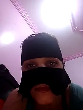 Snapshot of SandyAmr chatting on 11-22-25, 08:57 SandyAmr online show from 11-22-25, 08:57