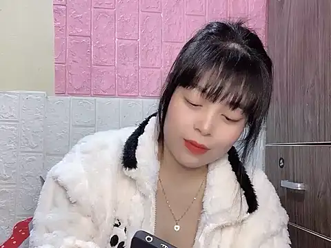 Butterfly kee online show from 11-29-25, 02:53