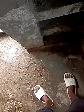 Snapshot of Saddam2332 chatting on 10-31-25, 03:29 Saddam2332 online show from 10-31-25, 03:29