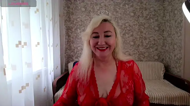 LadyKriss online show from 06-12-26, 03:49