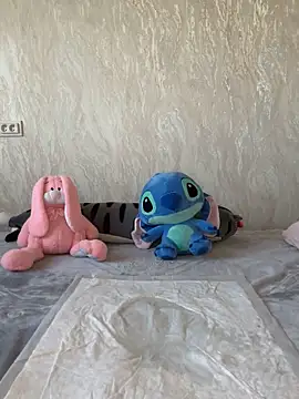 Snapshot of Love__Mom chatting on 11-03-25, 08:48 Love Mom online show from 11-03-25, 08:48