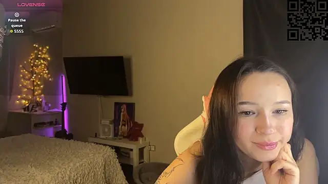 ella simons online show from 12-05-25, 01:25