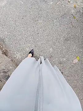 Snapshot of Mina-02 chatting on 10-25-25, 08:22 Mina-02 online show from 10-25-25, 08:22