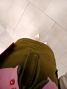 Snapshot of Mina-02 chatting on 11-07-25, 08:03 Mina-02 online show from 11-07-25, 08:03