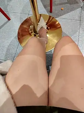 Snapshot of Mina-02 chatting on 01-10-26, 07:54 Mina-02 online show from 01-10-26, 07:54