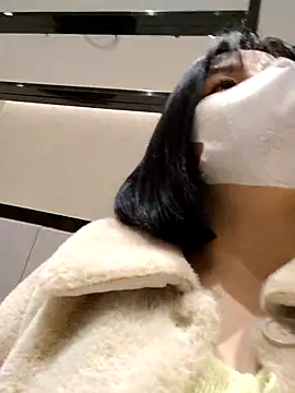 Snapshot of Mina-02 chatting on 02-26-26, 04:11 Mina-02 online show from 02-26-26, 04:11